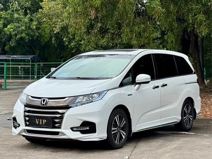 Фото 1 - Honda Odyssey