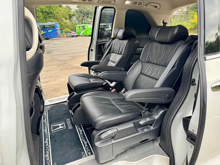 Фото 5 - Honda Odyssey