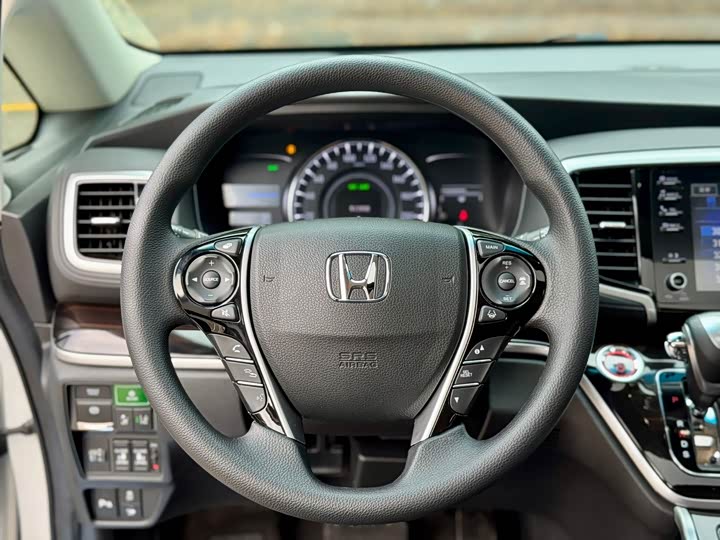 Фото 7 - Honda Odyssey