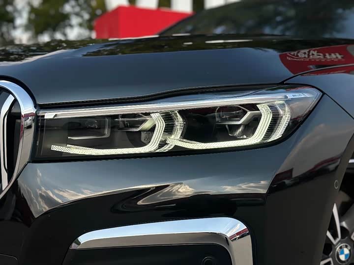 Фото 4 - BMW 7 Series