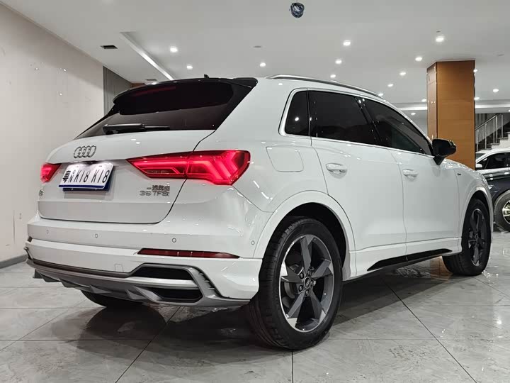 Фото 4 - Audi Q3