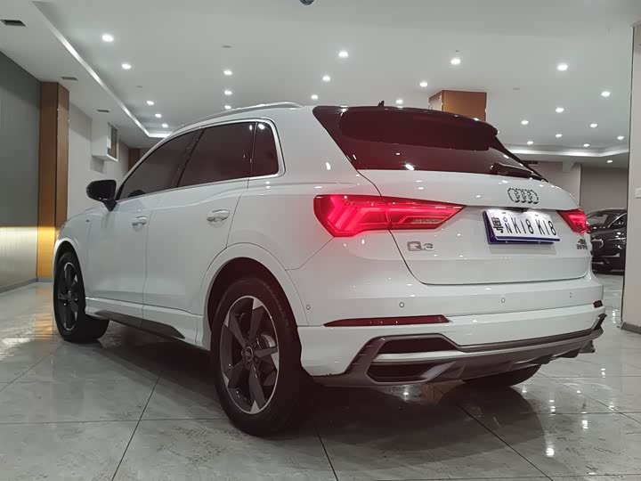 Фото 6 - Audi Q3