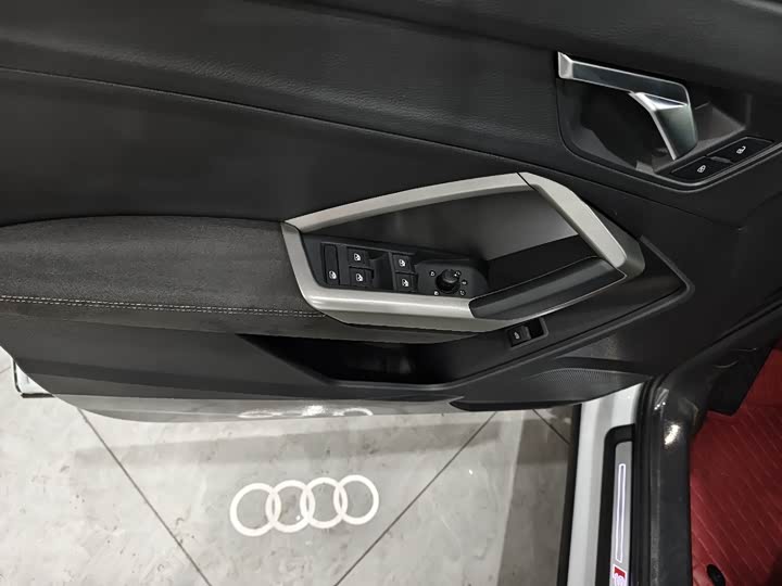 Фото 8 - Audi Q3