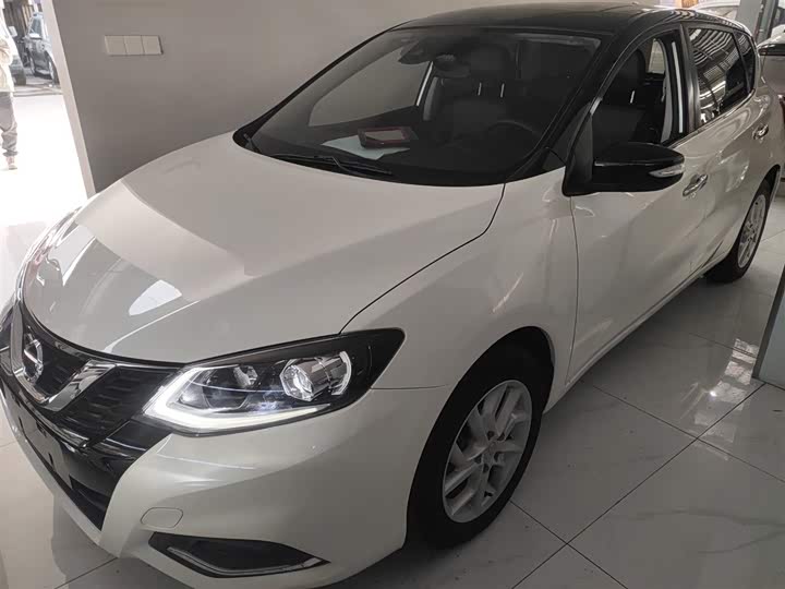 Фото 2 - Nissan Tiida