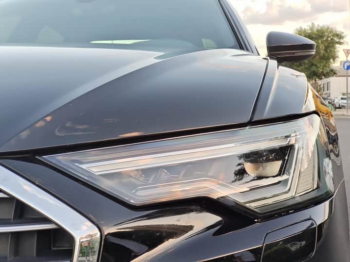 Фото 4 - Audi A6L