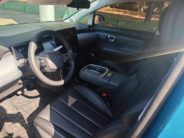 Фото 8 - GAC Aion UT