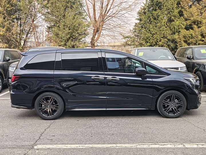 Фото 3 - Honda Odyssey