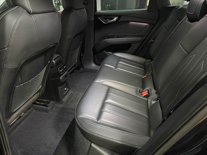 Фото 7 - Audi Q4 e-tron