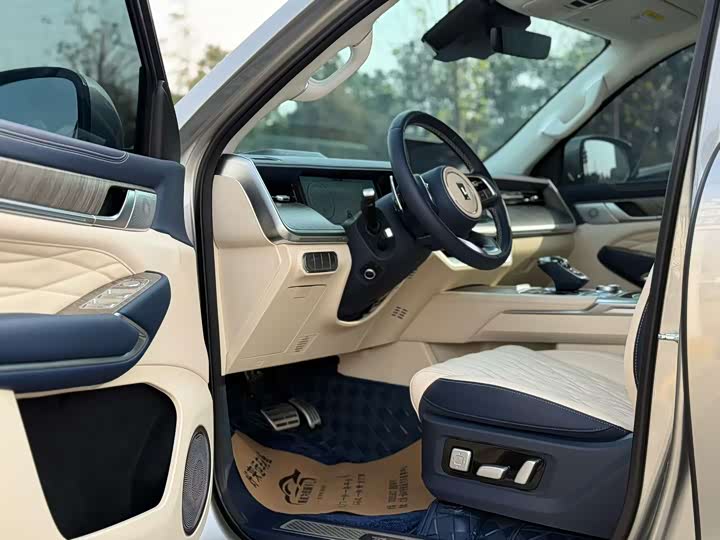 Фото 4 - Tank 500 Hybrid