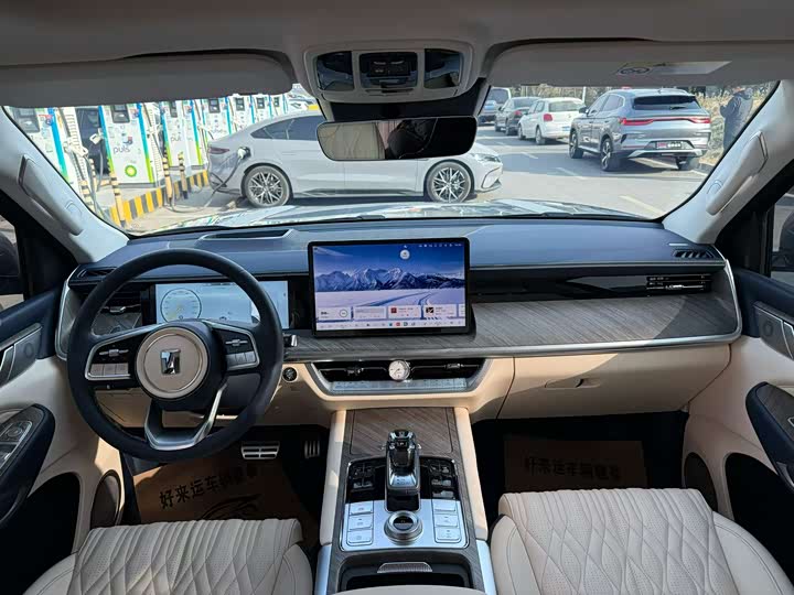 Фото 5 - Tank 500 Hybrid