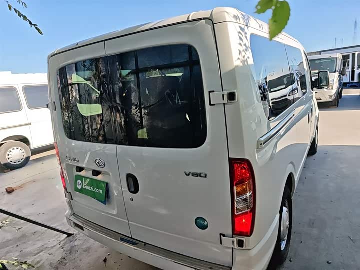 Фото 7 - Maxus V80