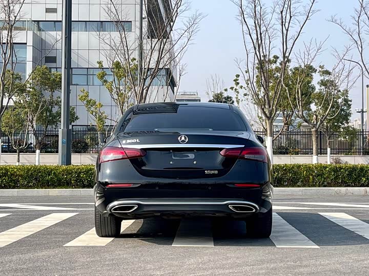 Фото 8 - Mercedes-Benz E-Class