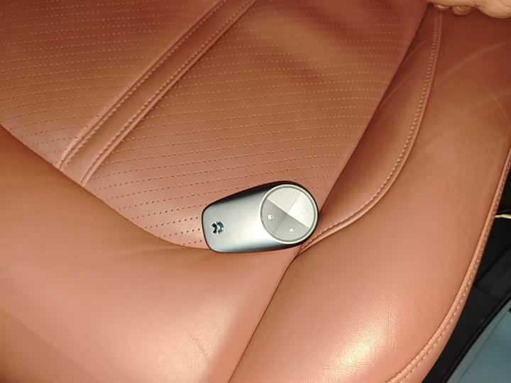 Фото 9 - Nio EC6