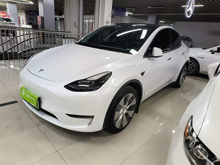 Фото 1 - Tesla Model Y