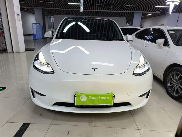Фото 3 - Tesla Model Y