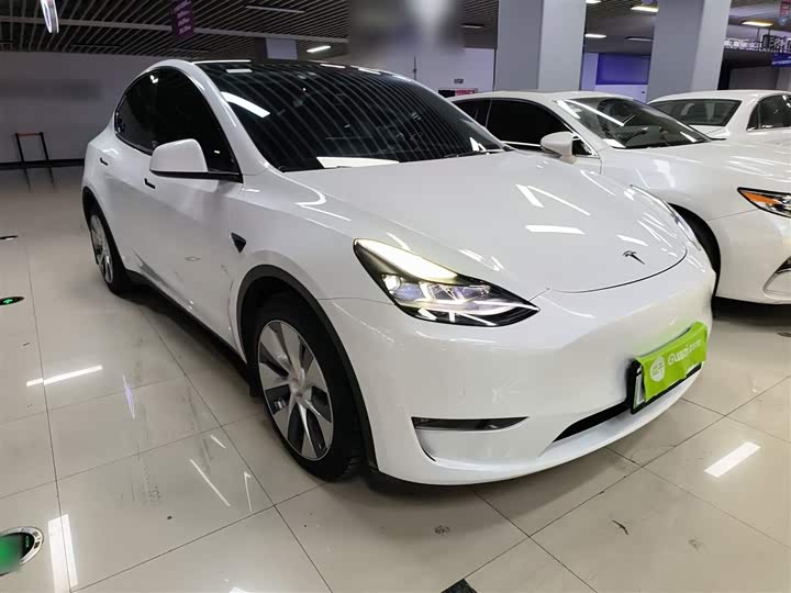 Фото 4 - Tesla Model Y