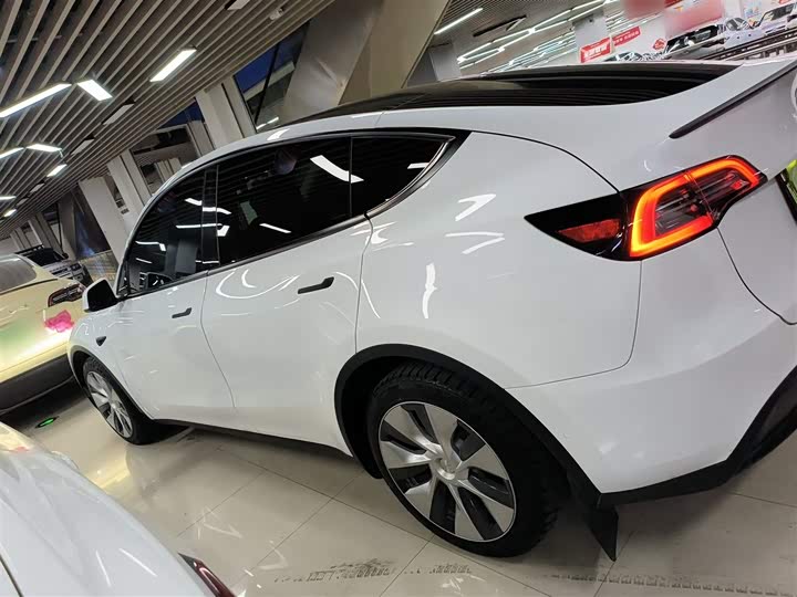 Фото 5 - Tesla Model Y