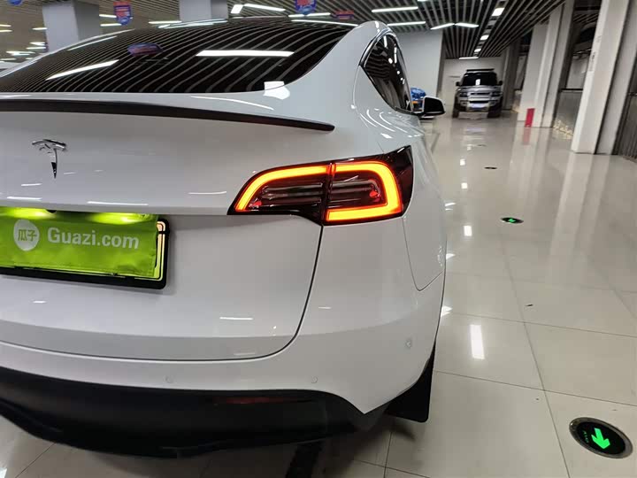 Фото 8 - Tesla Model Y