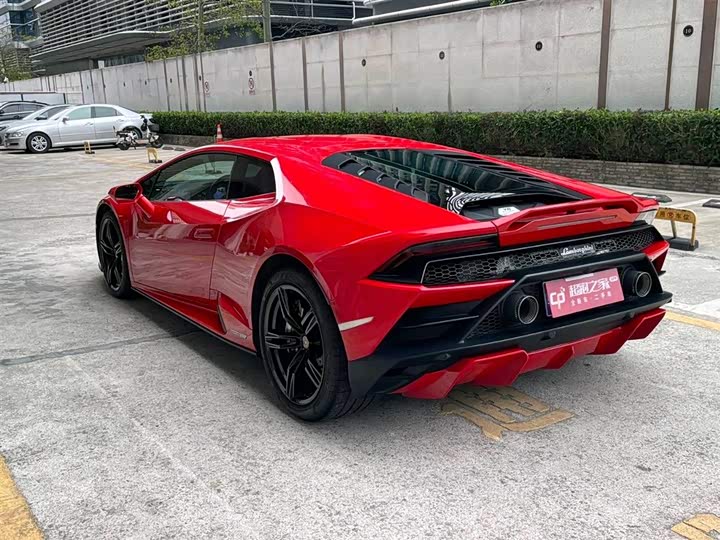 Фото 8 - Lamborghini Huracán
