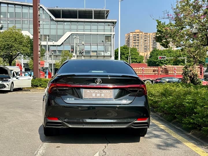 Фото 6 - Toyota Avalon