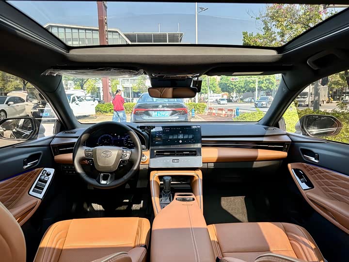 Фото 8 - Toyota Avalon