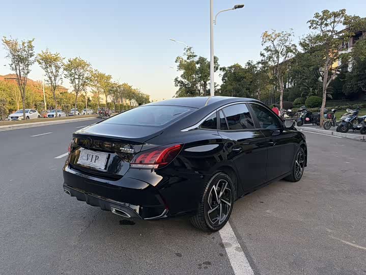 Фото 7 - MG Motor 5