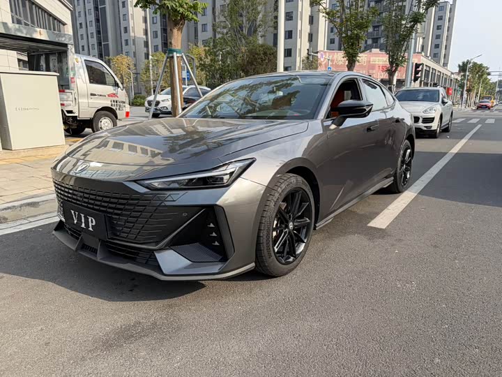 Фото 1 - Changan UNI-V