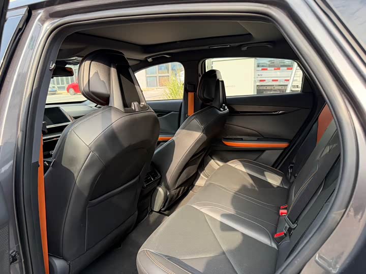 Фото 6 - Changan UNI-V