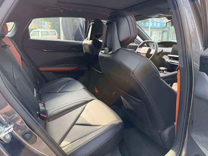 Фото 8 - Changan UNI-V