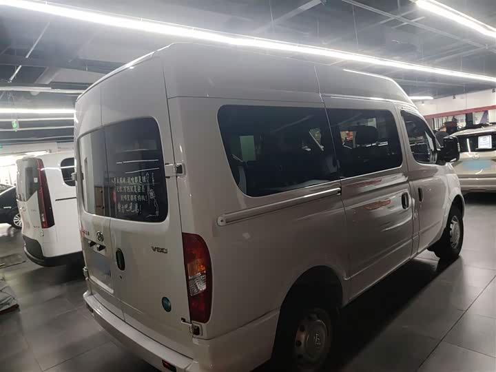 Фото 7 - Maxus V80