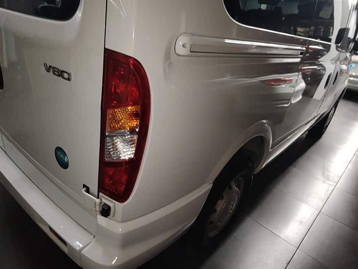 Фото 8 - Maxus V80