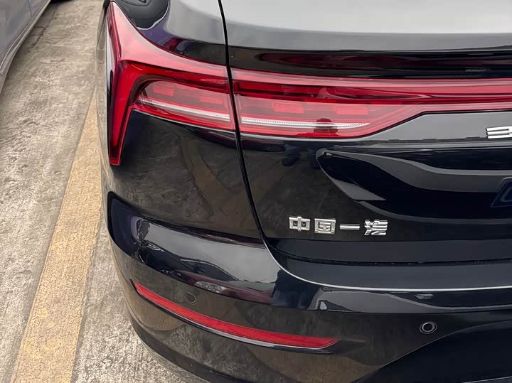 Фото 6 - Bestune B70