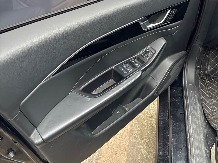 Фото 8 - Bestune B70