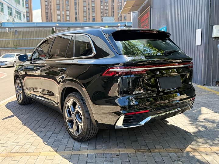 Фото 6 - Geely Monjaro