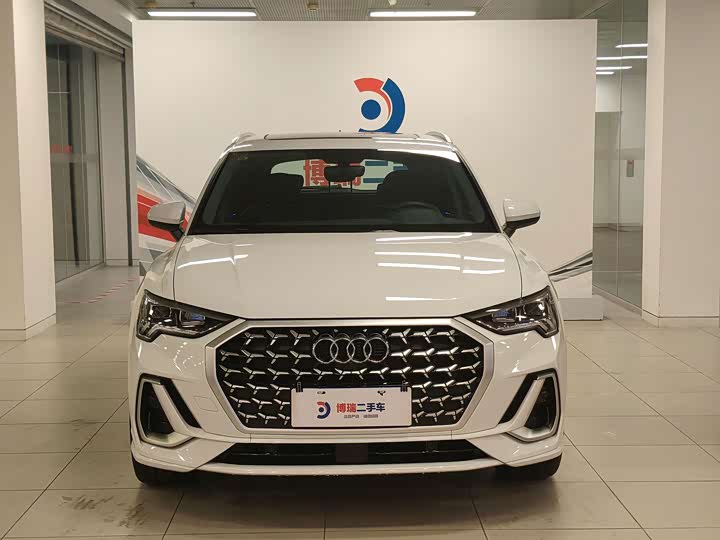 Фото 2 - Audi Q3