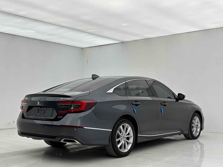 Фото 4 - Honda Accord