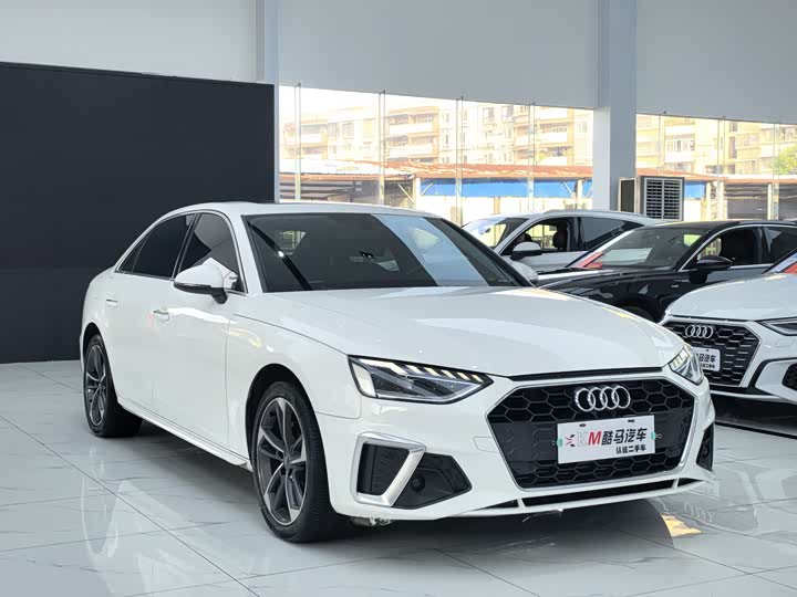 Фото 2 - Audi A4L