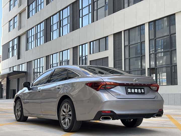 Фото 4 - Toyota Avalon