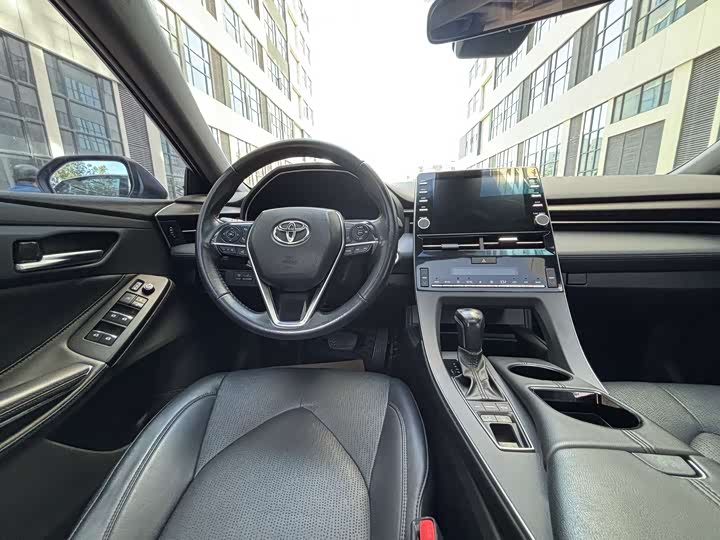 Фото 8 - Toyota Avalon