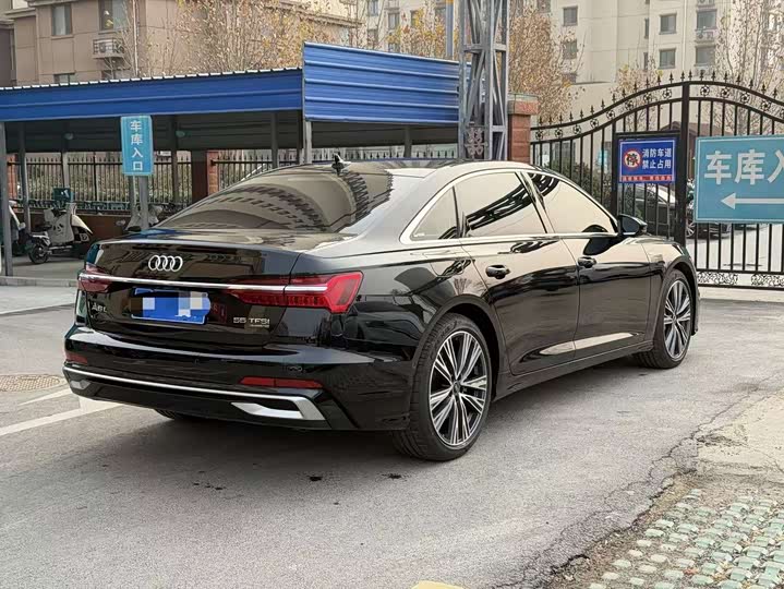 Фото 4 - Audi A6L