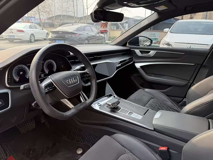Фото 9 - Audi A6L