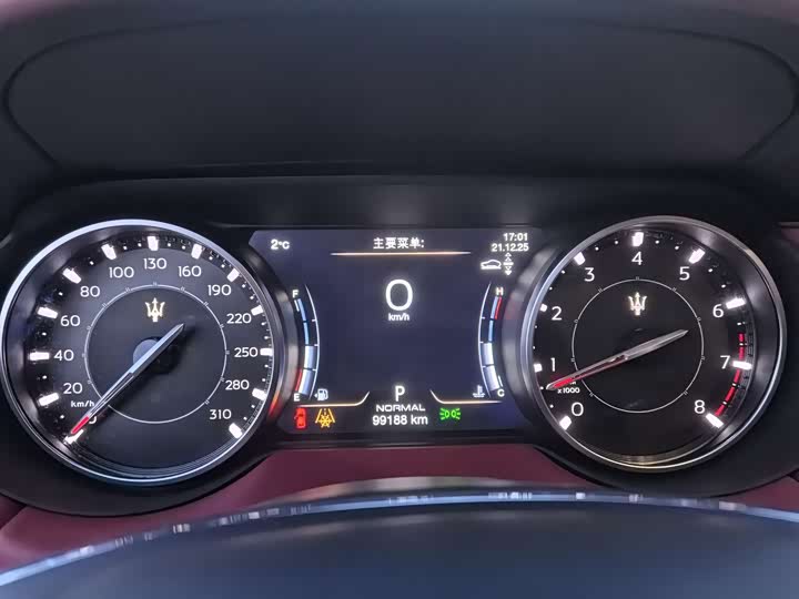 Фото 8 - Maserati Levante