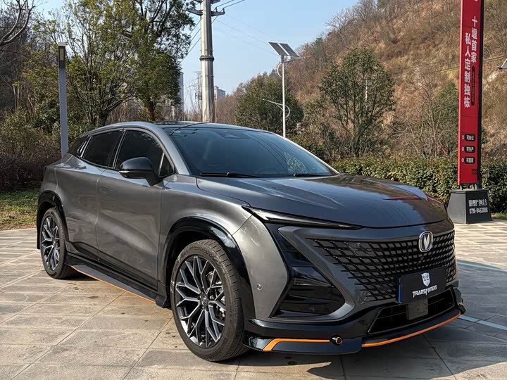 Фото 2 - Changan UNI-T