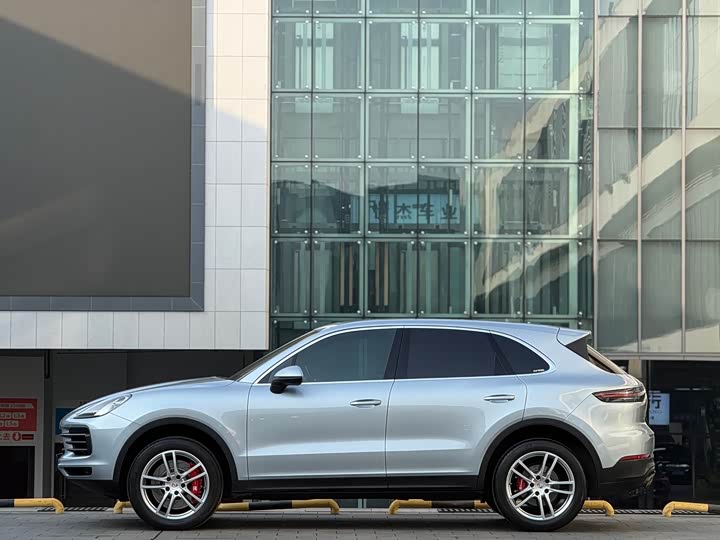 Фото 8 - Porsche Cayenne