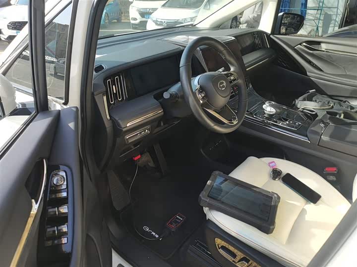 Фото 7 - GAC Trumpchi E9