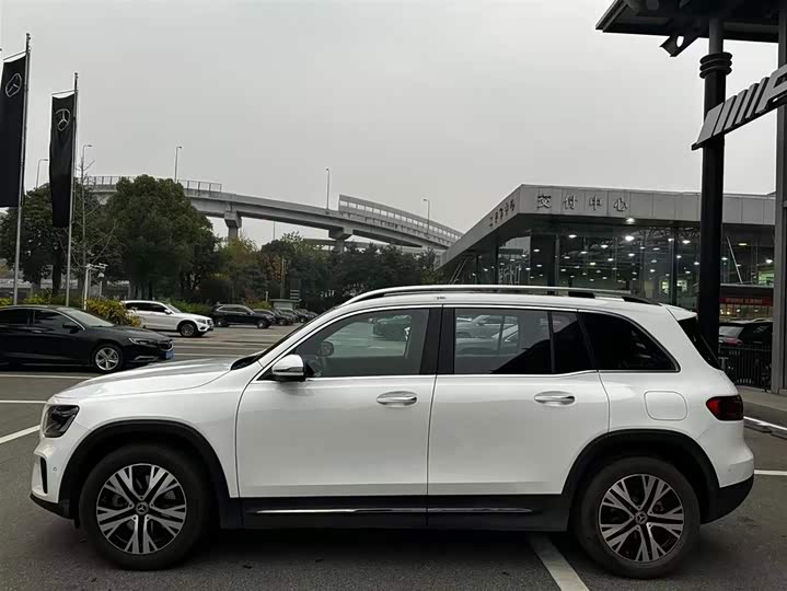 Фото 6 - Mercedes-Benz GLB-Class