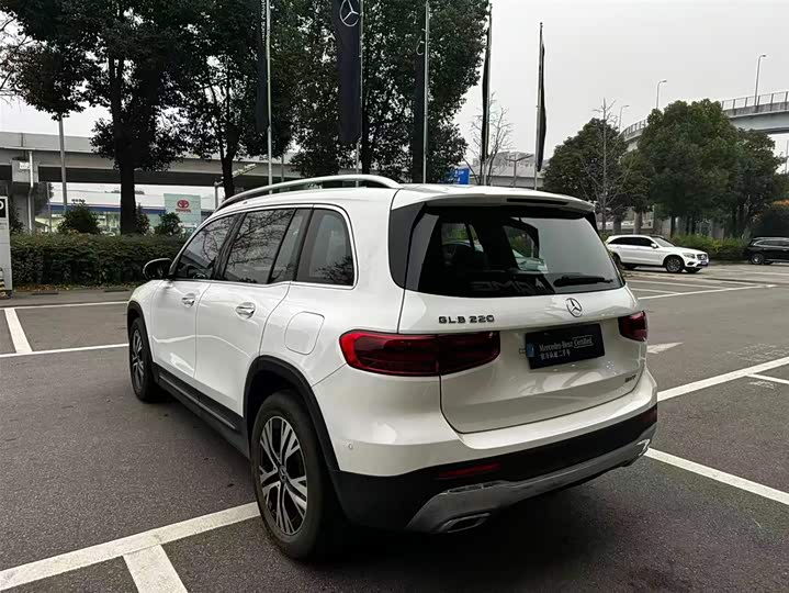 Фото 8 - Mercedes-Benz GLB-Class