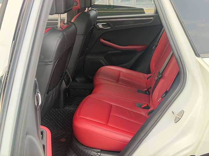 Фото 8 - Porsche Macan