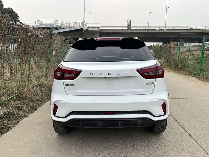 Фото 7 - Geely Geometry EX3
