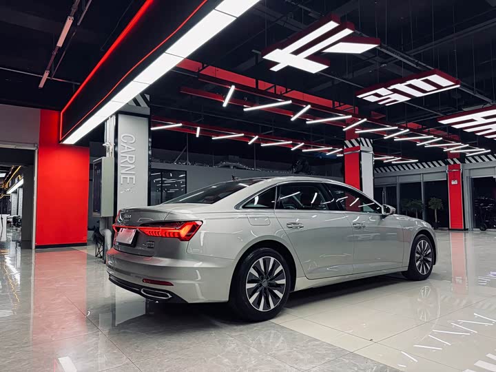 Фото 7 - Audi A6L